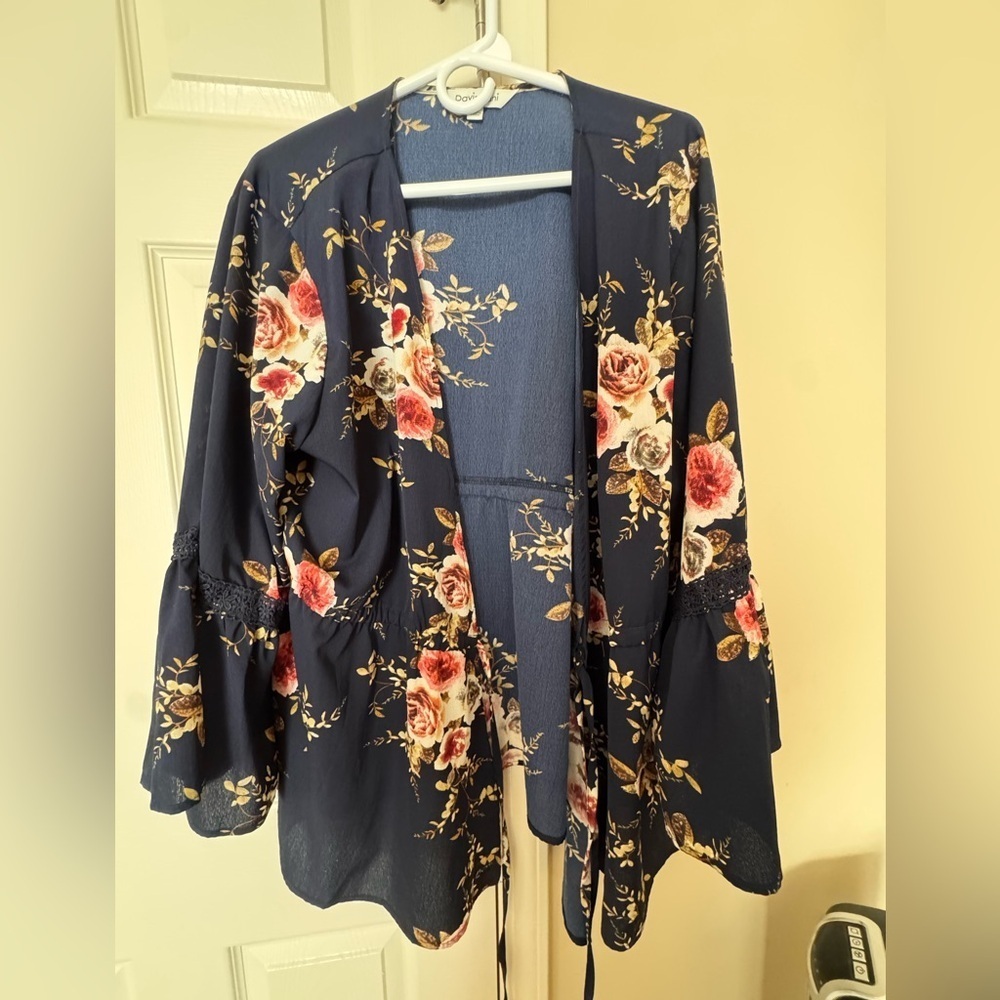 Davi & Dani Navy Floral Kimono
